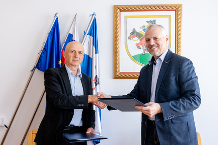 OBČINA PIVKA PODPIS POGODBE TRNJE 22.4.2026 - Valter Leban-3026